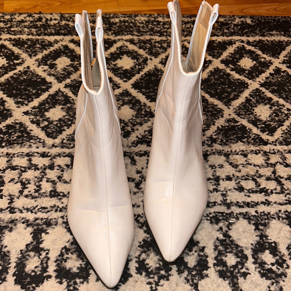 SHEIN White Cowgirl Boots